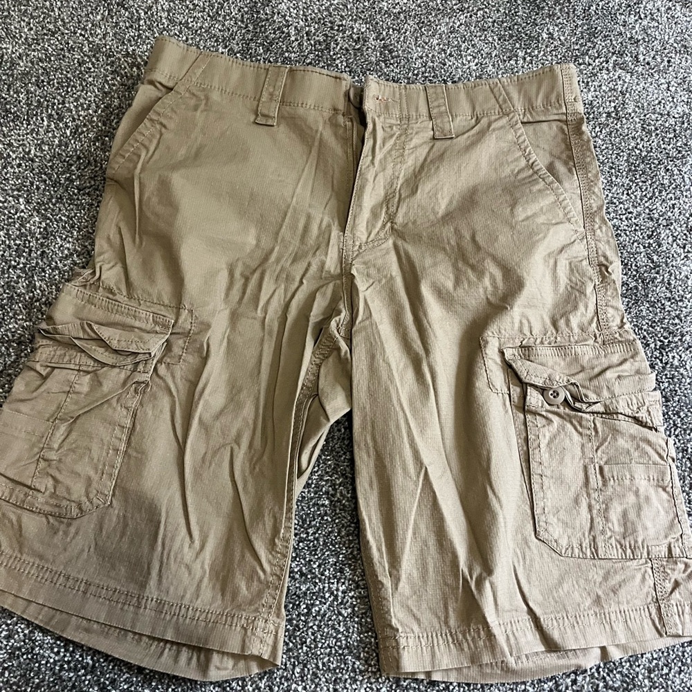 Men’s cargo shorts